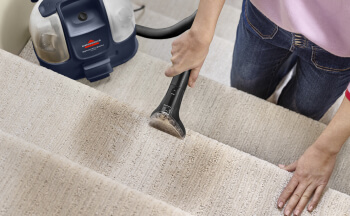 Reinig en verwijder vlekken van tapijtvloeren en trappen