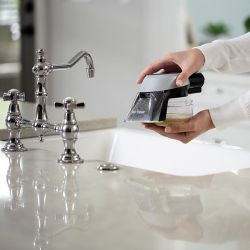 Vlekverwijderaar voor het verwijderen van vlekken en schoonmaken van tapijten